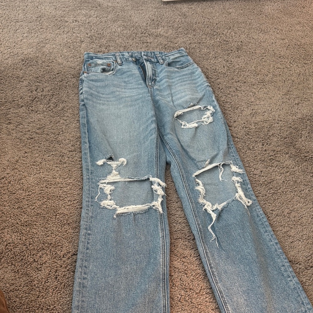 American Eagle Women's Distressed Blue Jeans